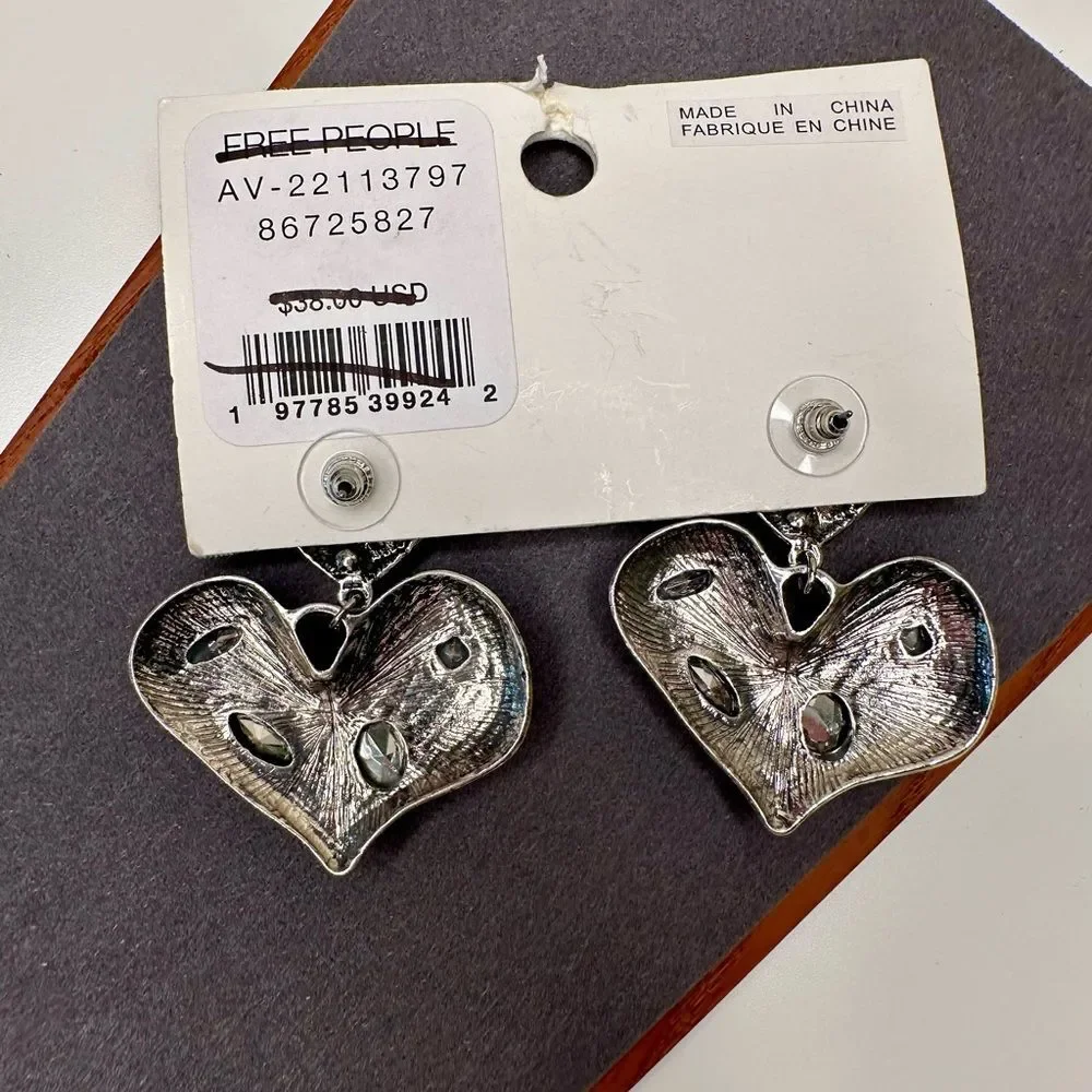 Free People My Everything Dangles Earrings Blue Gem Silver Hammered Metal Heart - Picture 4 of 9